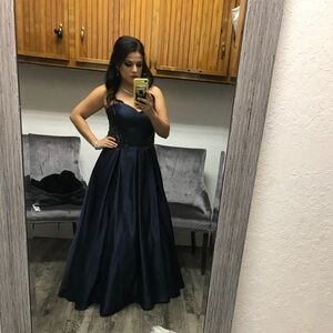 Gently Used Evening/Prom/Holiday Gown
